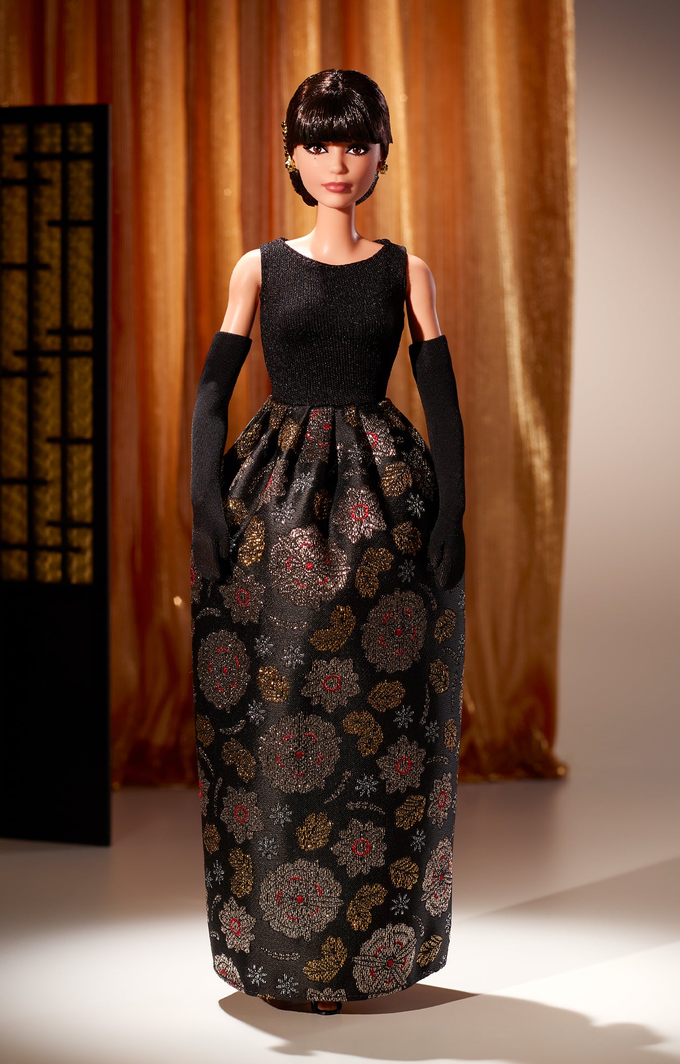 Lot - BOB MACKIE MADAME du BARBIE. NRFB WITH SHIPPER Lot - BOB MACKIE MADAME du BARBIE. NRFB WITH SHIPPER
