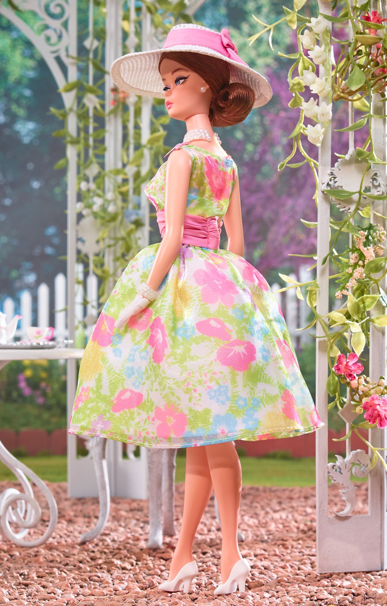 Barbie 12 Days of Spring Doll and Accessories – Mattel Creations