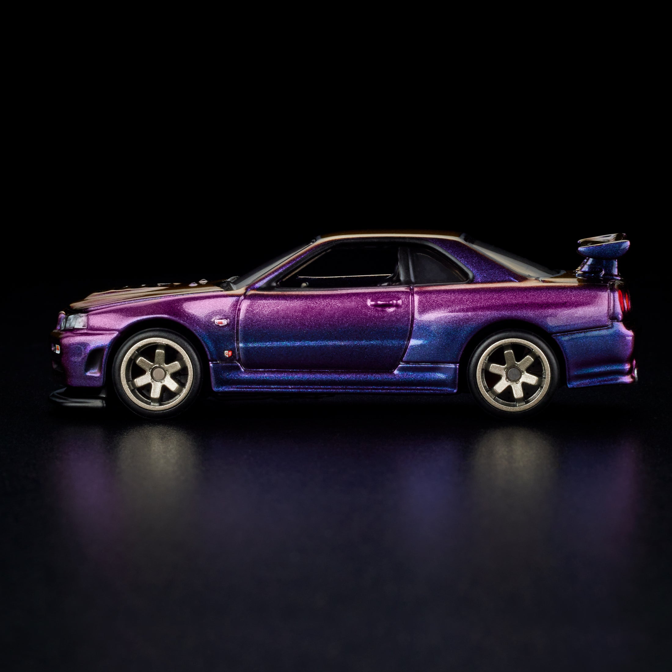 RLC Exclusive Nissan Skyline GT-R BNR34