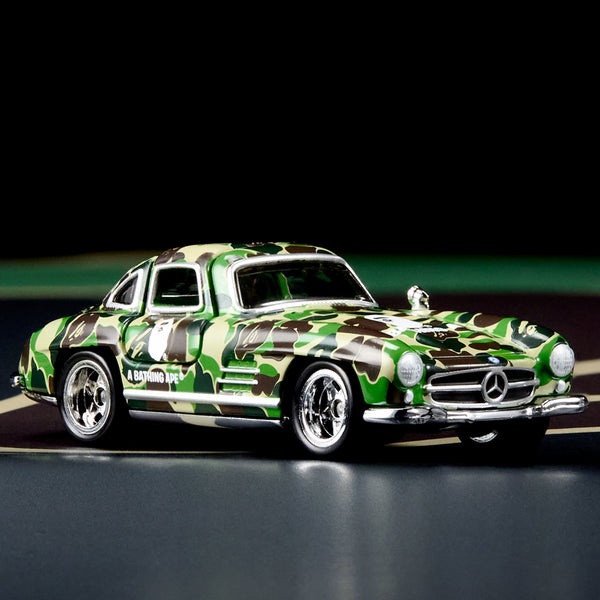 ミニカー BAPE X HOT WHEELS 55 MERCEDES-BENZ 300SL b6l1uag57flzvimfzztm_c301509e-