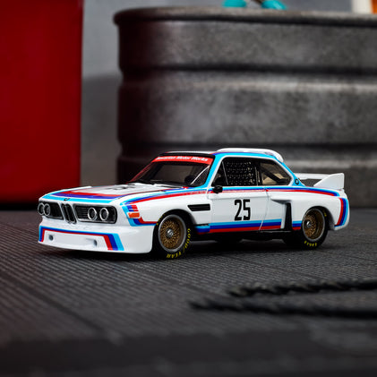 Hot Wheels Elite 64 1975 BMW 3.0 CSL Race