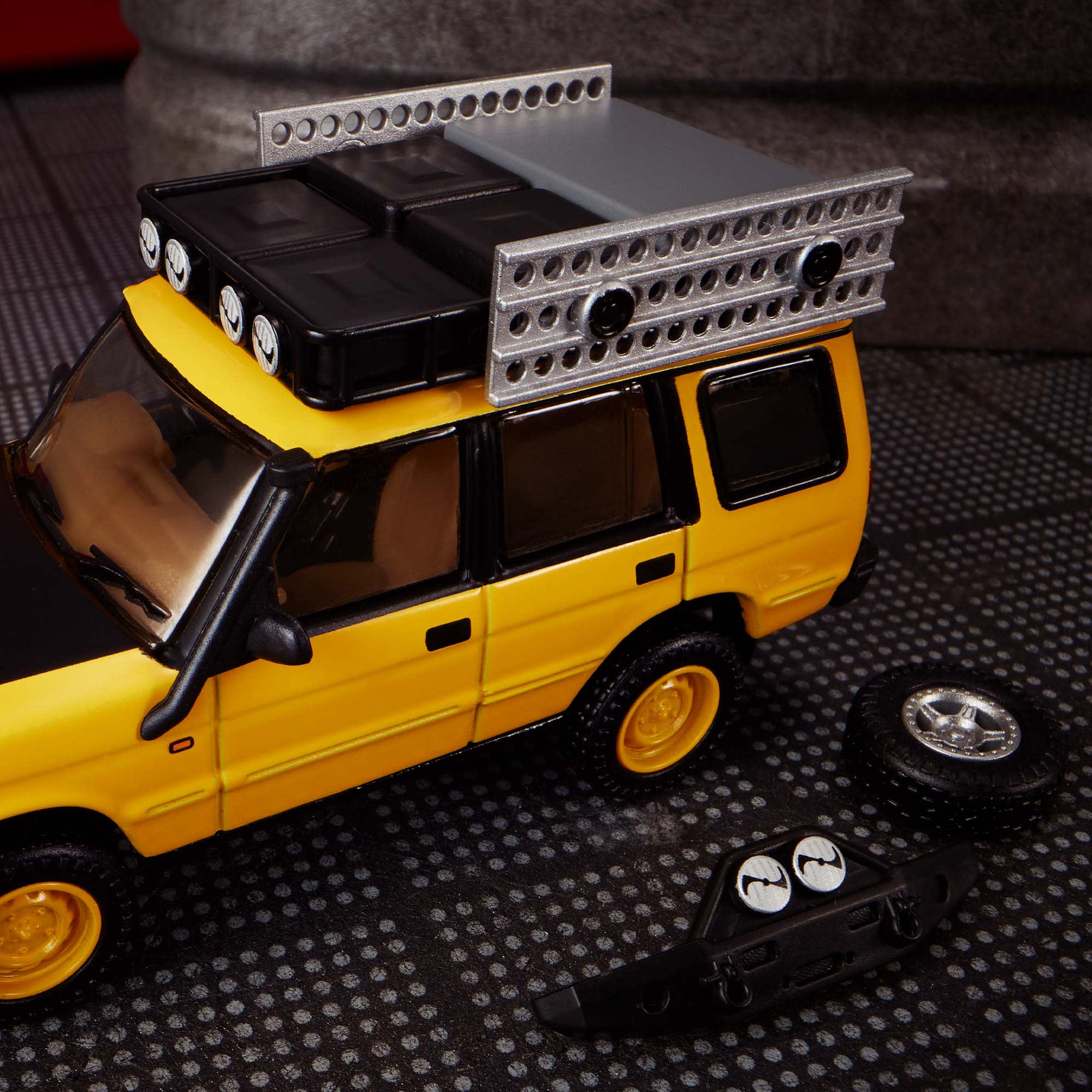 Hot Wheels Elite 64 Mod Shop '94 Land Rover Discovery