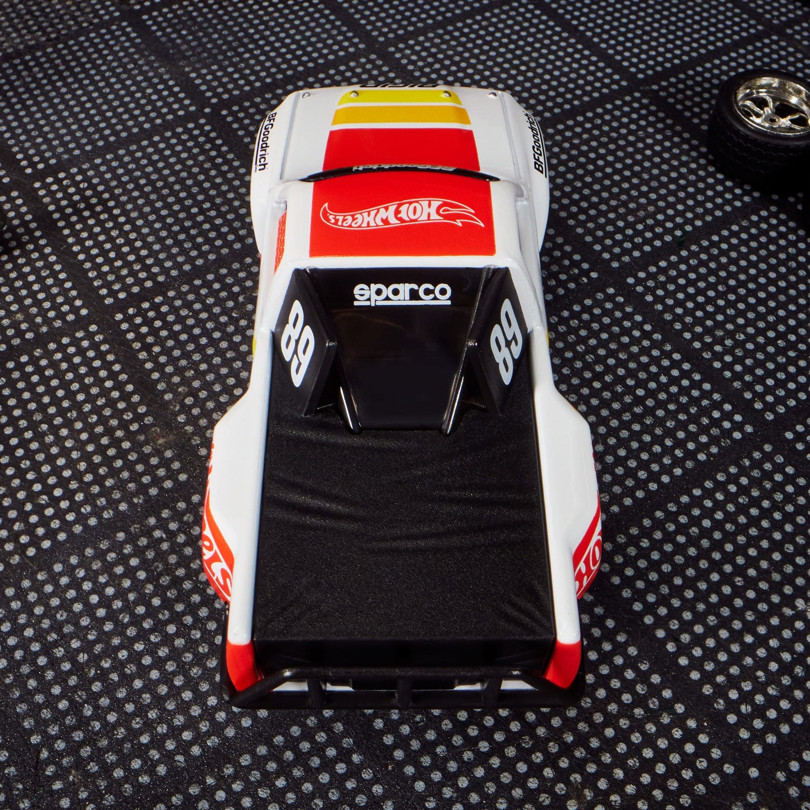 Hot Wheels Elite 64 1989 Toyota HiLux Stadium Truck