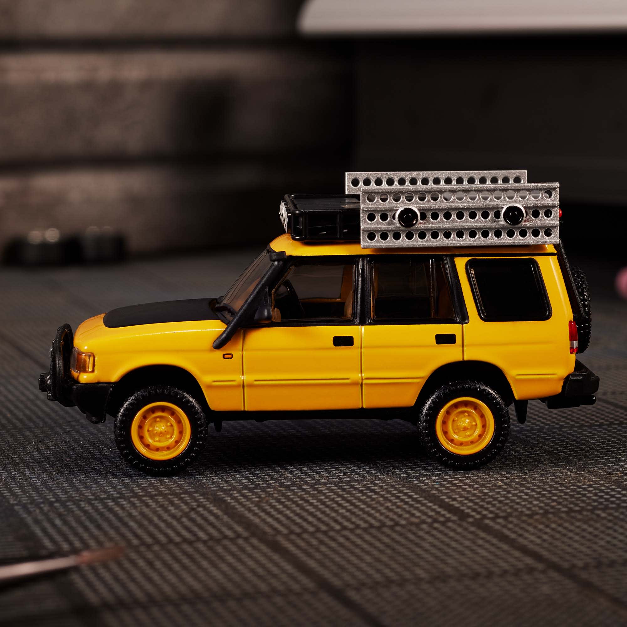 Hot Wheels Elite 64 Mod Shop '94 Land Rover Discovery