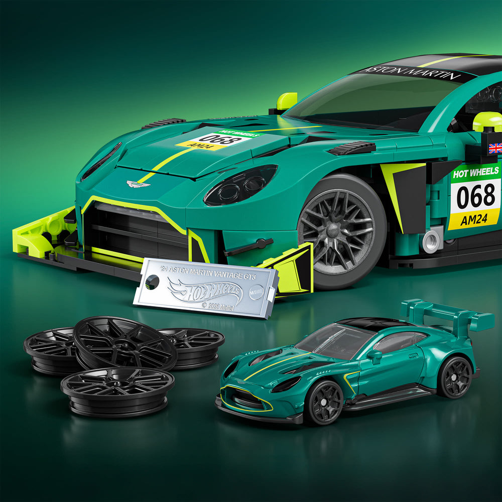 Hot  Wheels '24 Aston Martin Vantage GT3 Building Set