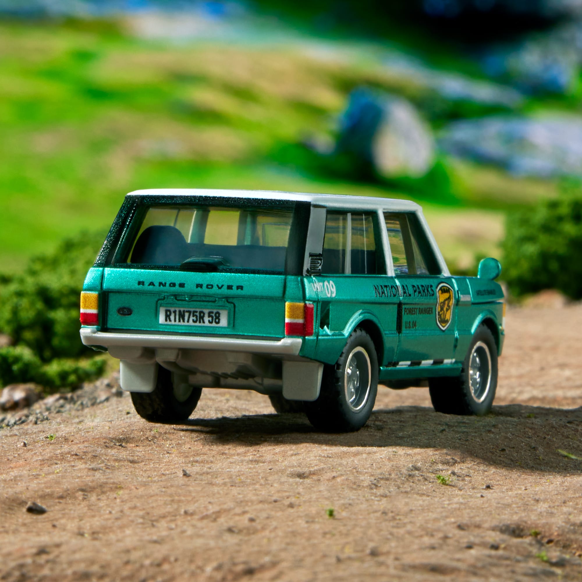 Matchbox Range Rover Gold Matchbox Collectors 1975 Range Rover | Mattel Creations