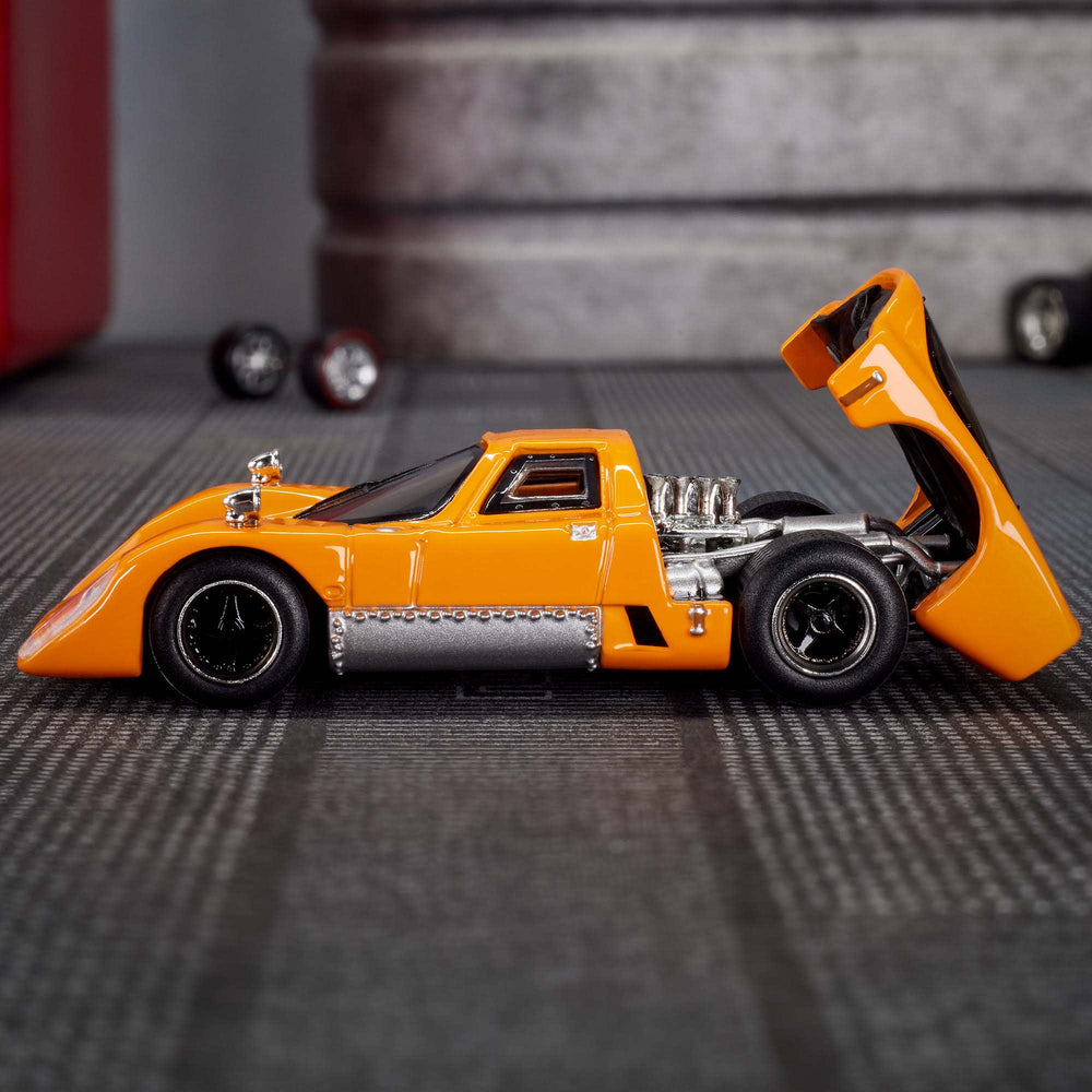 Hot  Wheels Elite 64 McLaren M6GT