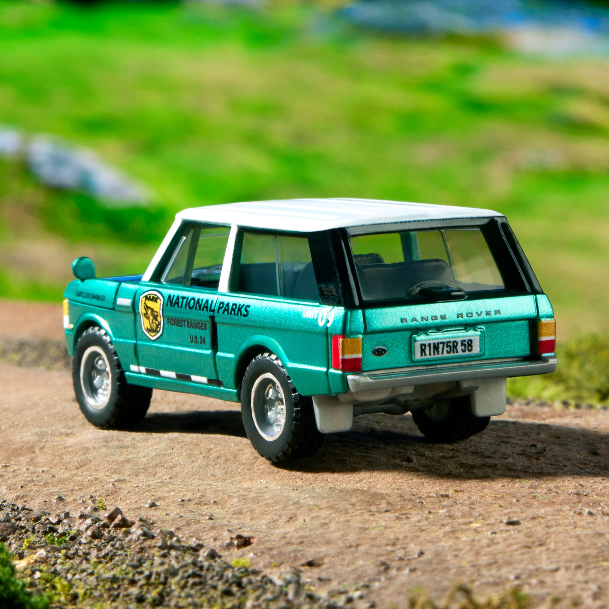 Matchbox Collectors 1975 Range Rover | Mattel Creations