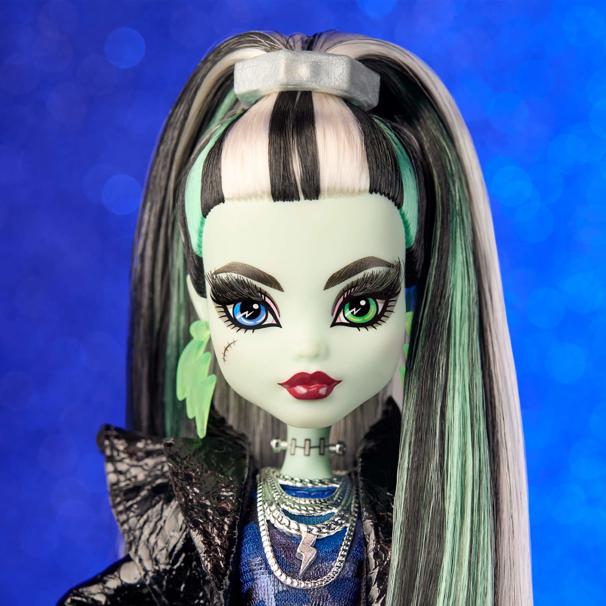Frankie Stein Original Doll Monster High Frankie Stein Doll With frankie-stein-original-doll-monster-high-frankie-stein-doll-with