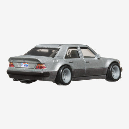 Hot Wheels Premium Car Culture Canyon Warriors – Mercedes-Benz 500E