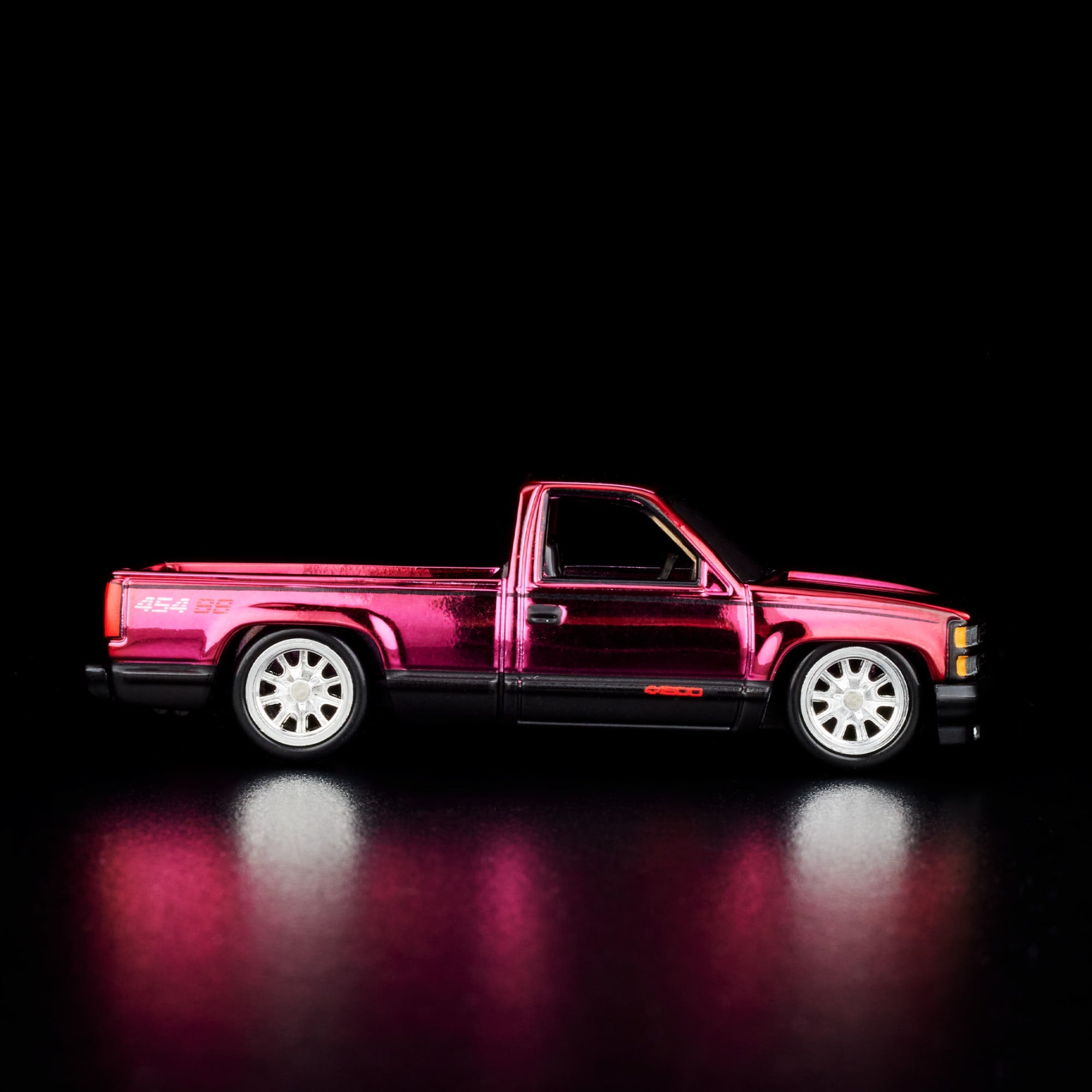 Maisto MiJo Exclusive 1993 Chevrolet 454 SS Pickup Viola Lowrider – Scala 1:64