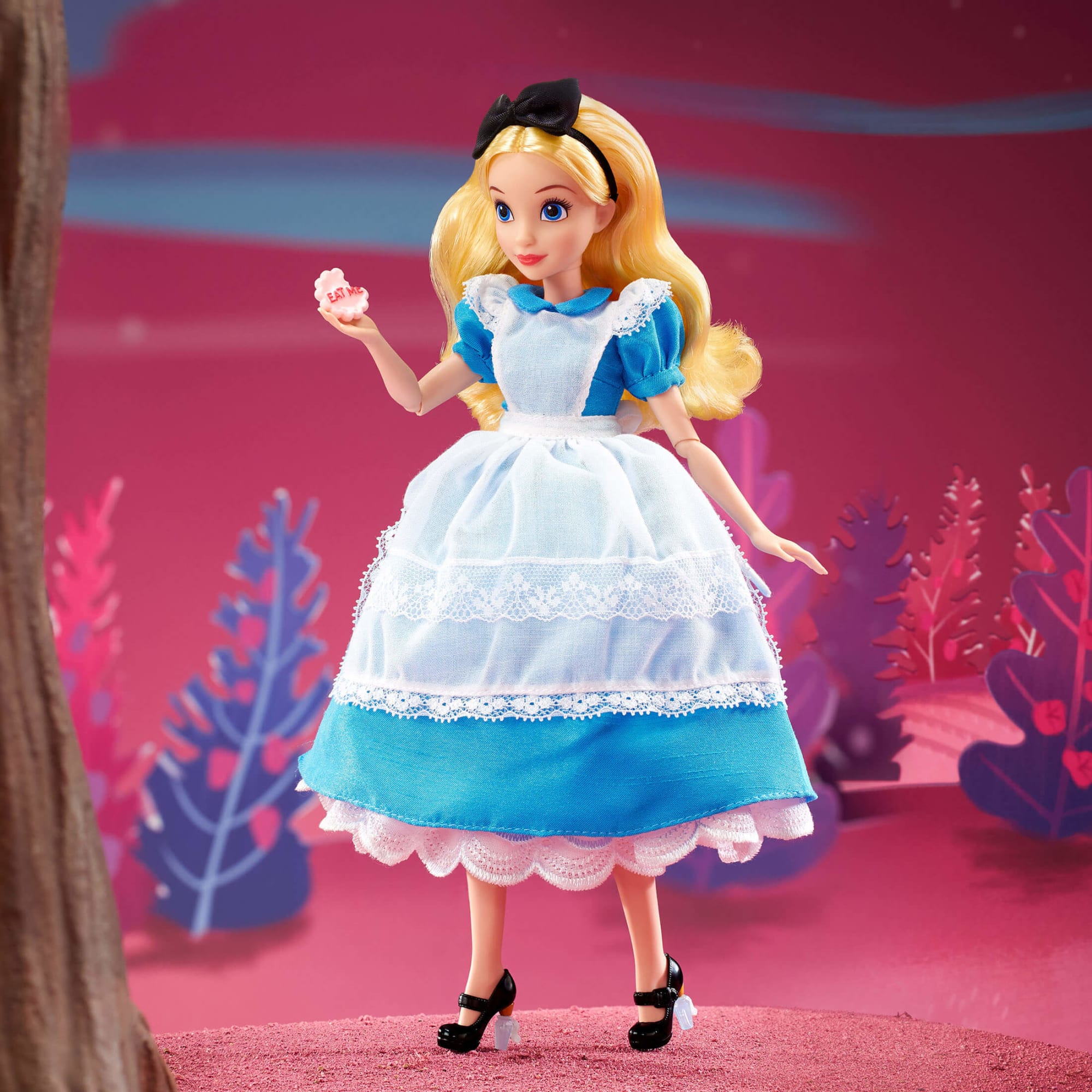 Alice In The Alice In Wonderland Eat Me Disney