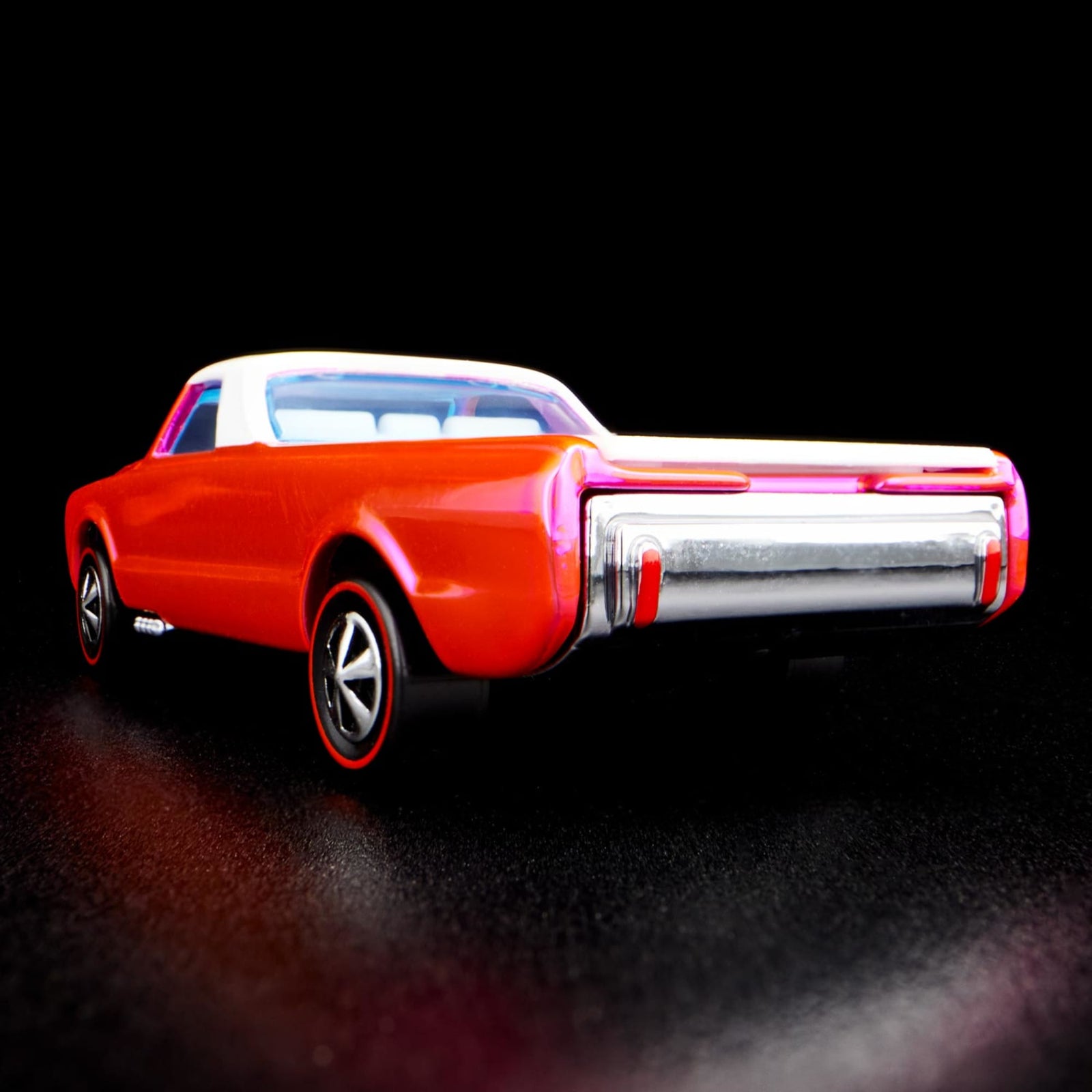 RLC EXCLUSIVE 2022 PINK EDITIONS CUSTOM FLEETSIDE™