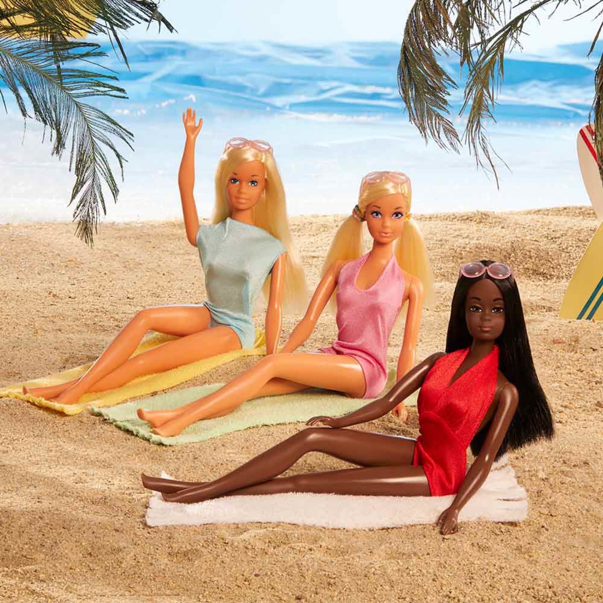 Malibu Barbie Surf Shop - With Sweep Option – Fancy Fabric & Props